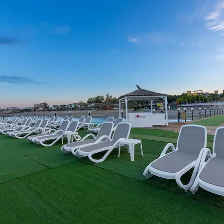 リゾート Bera Alanya 5*